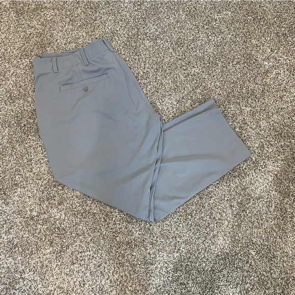 Under Armour Men's Light Gray Chinos Heat Gear - Picture 5 of 6